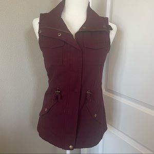 American Rug burgundy vest  great condition size XS